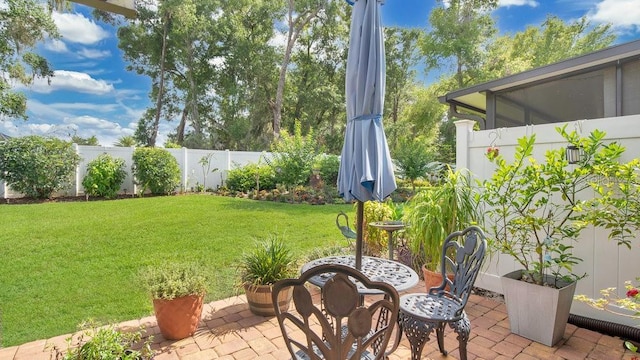 302 Tammie Sue Ln, Deland, FL 32724 - view of yard featuring a patio area
