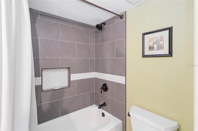 625 N Halifax Ave Unit 11, Daytona Beach, FL 32118 - full bathroom with shower / tub combo and toilet