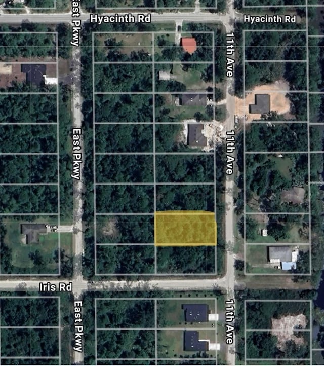 11 Th, Deland, FL 32724