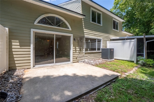 15 Misners Trl, Ormond Beach, FL 32174 - rear view of house with a patio area
