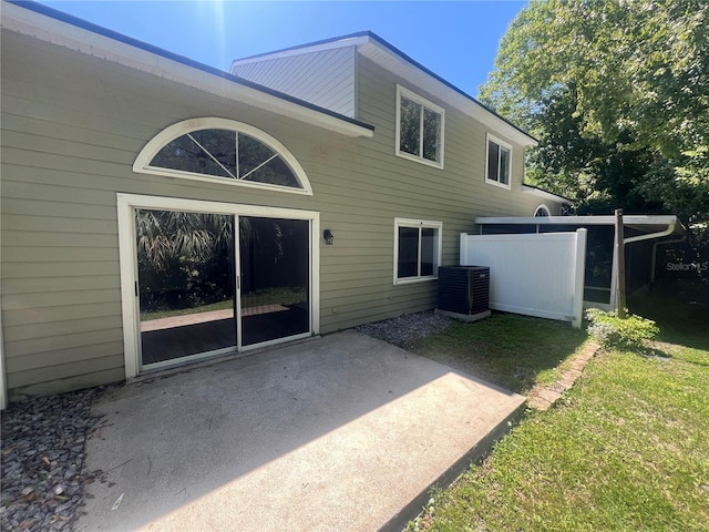 15 Misners Trl, Ormond Beach, FL 32174 - back of house featuring a patio area