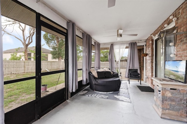 901 Vicksburg St, Deltona, FL 32725 - sunroom featuring a ceiling fan