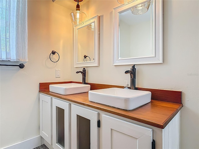 1520 Stone Trl, Enterprise, FL 32725 - bathroom with double vanity