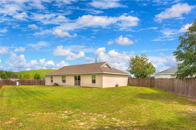 6 Laurel Pass Ct, Ocala, FL 34480 - back of property with stucco siding