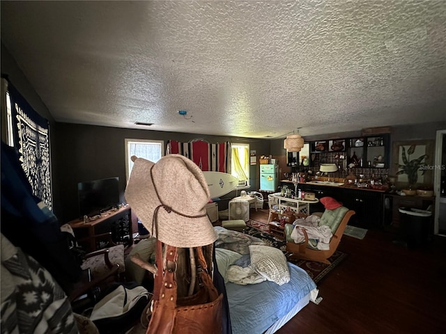 43721 State Road 19, Altoona, FL 32702 - living room featuring wood finished floors and a textured ceiling
