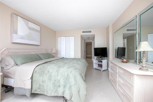 3043 S Atlantic Ave Unit 204, Daytona Beach, FL 32118 - bedroom with a closet