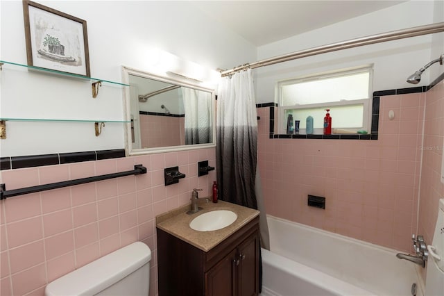 18 S Shell Rd, Debary, FL 32713 - full bath featuring shower / bath combo with shower curtain, vanity, toilet, and tile walls