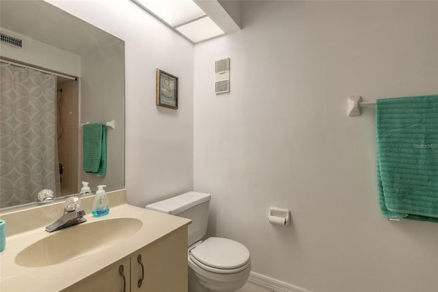 961 S Lakewood Ter Unit C, Port Orange, FL 32127 - bathroom with vanity and a shower with curtain