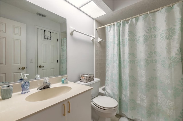 961 S Lakewood Ter Unit C, Port Orange, FL 32127 - bathroom featuring vanity and shower / tub combo