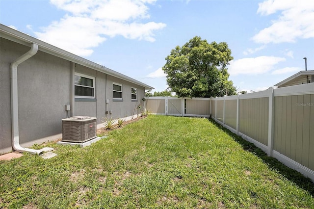 502 W Hogle Ave, Deland, FL 32720 - fenced backyard featuring a gate