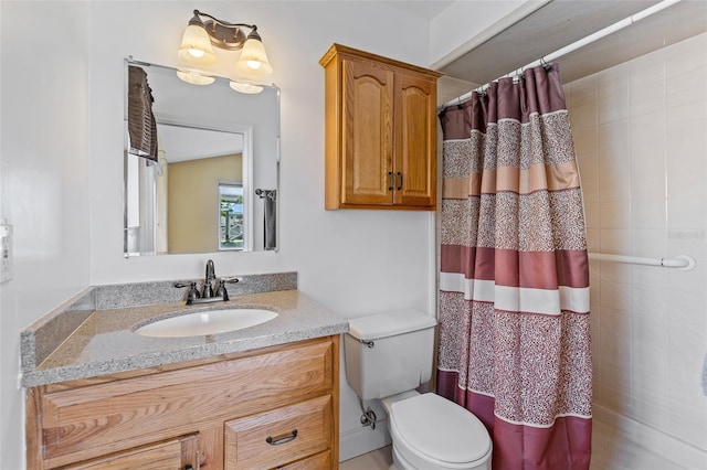 10 Venetian Cir, Port Orange, FL 32127 - bathroom with vanity and a shower with curtain
