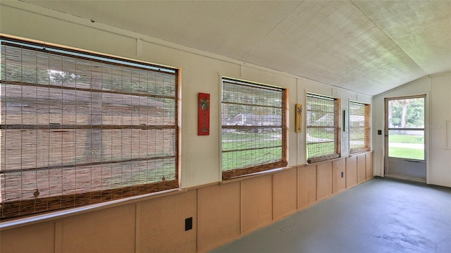 1017 Chippewa Trl, Daytona Beach, FL 32117 - unfurnished sunroom with lofted ceiling