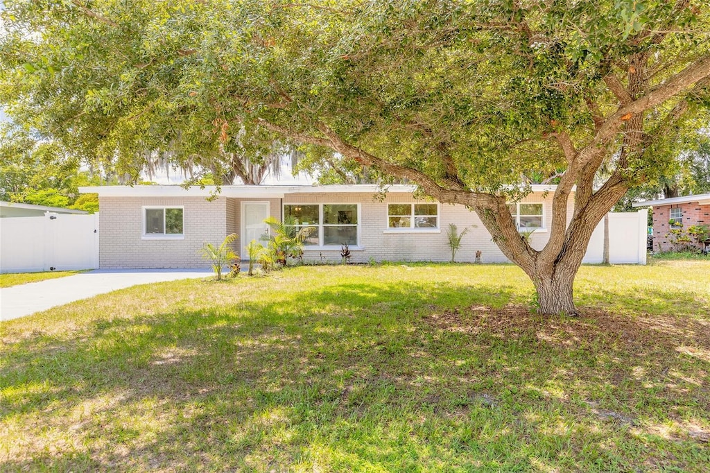 118 N Sunland Dr, Sanford, FL 32773 - view of front of property featuring brick siding