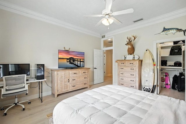 19 Tomoka Cove Way, Ormond Beach, FL 32174 - bedroom featuring crown molding, light wood-type flooring, an office area, and a ceiling fan