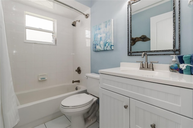 5 Bird Of Paradise Pl, Palm Coast, FL 32137 - full bath featuring shower / bath combination with curtain and vanity