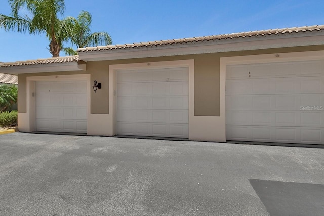 424 Luna Bella Ln Unit 330, New Smyrna Beach, FL 32168 - view of garage