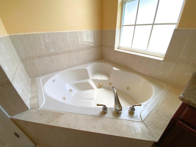 19320 Oberly Pkwy, Orlando, FL 32833 - full bath with a whirlpool tub