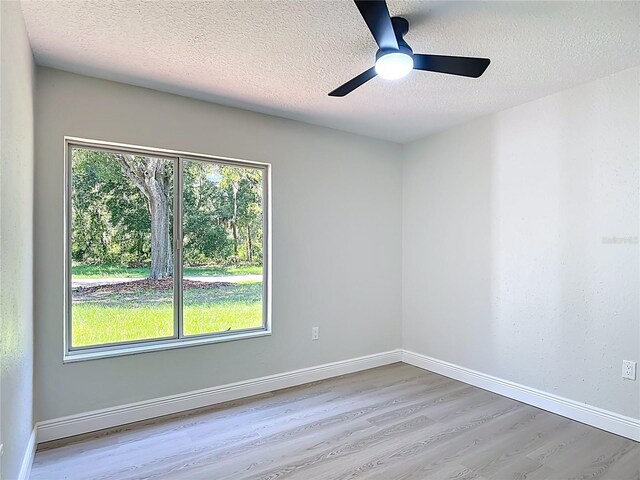 28432 Tammi Dr, Tavares, FL 32778 - photo 33
