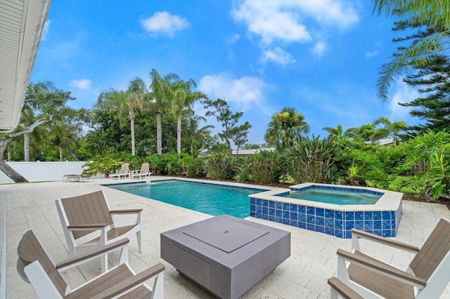 113 Neptune Ave, Ormond Beach, FL 32176 - view of swimming pool featuring a patio area and a pool with connected hot tub