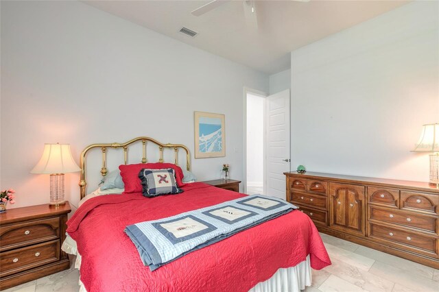 2816 E Venetian Lake Cir, New Smyrna Beach, FL 32168 - bedroom featuring a ceiling fan