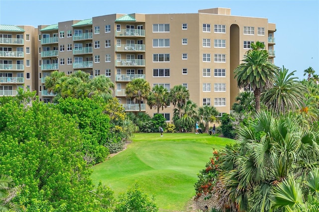 3 Oceans W Blvd Unit 3A7, Daytona Beach Shores, FL 32118 - surrounding community featuring golf course view