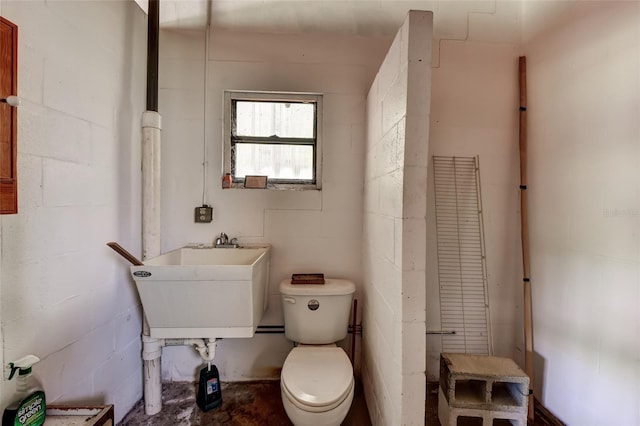 2345 Tomoka Farms Rd, Port Orange, FL 32128 - half bathroom featuring toilet and a sink