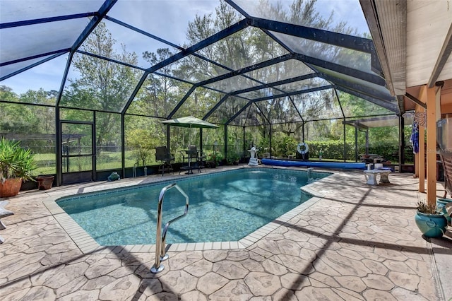 2345 Tomoka Farms Rd, Port Orange, FL 32128 - swimming pool with a patio and a lanai