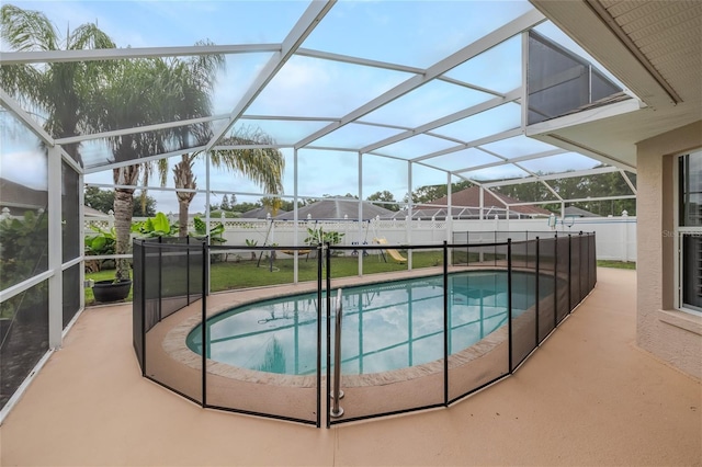 6151 Sabal Point Cir, Port Orange, FL 32128 - view of swimming pool featuring a fenced backyard, a patio area, and a lanai