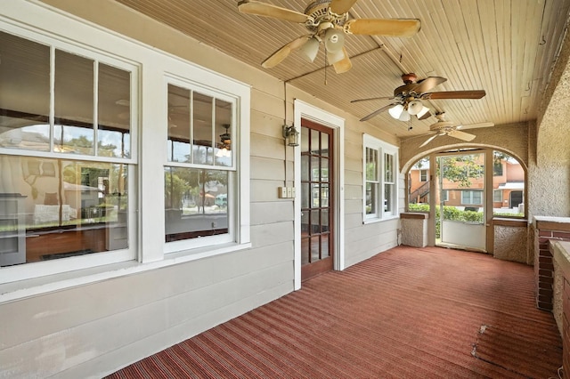 200 N St, Daytona Beach, FL 32114 - unfurnished sunroom featuring a ceiling fan