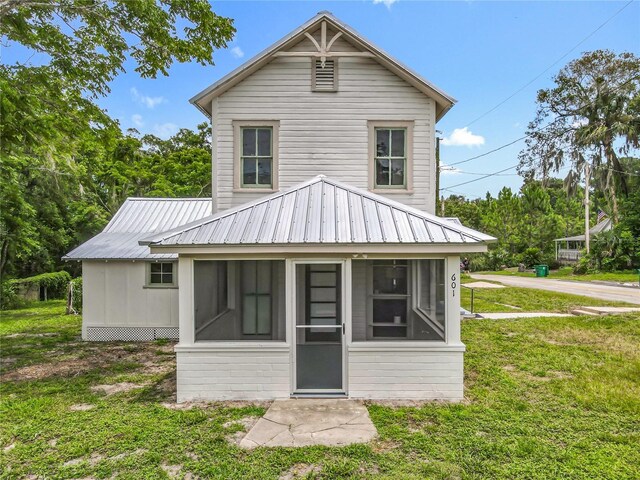 601 N Adelle Ave, Deland, FL 32720 - photo 2