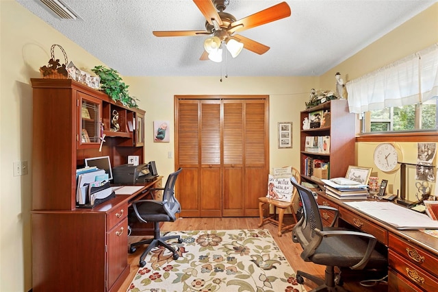 1065 Hemingway Dr, Deltona, FL 32725 - photo 32