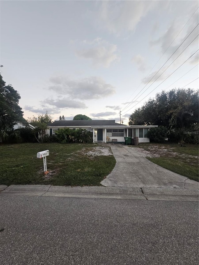 Listing photo 2 for 4014 W Rogers Ave, Tampa FL 33611