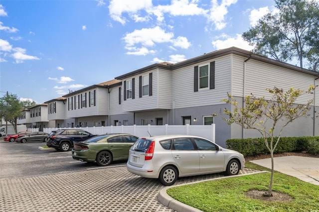 view of front of property