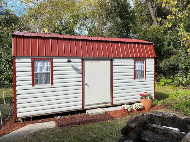 view of outbuilding