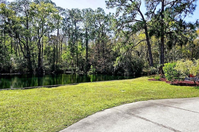 view of yard featuring a water view