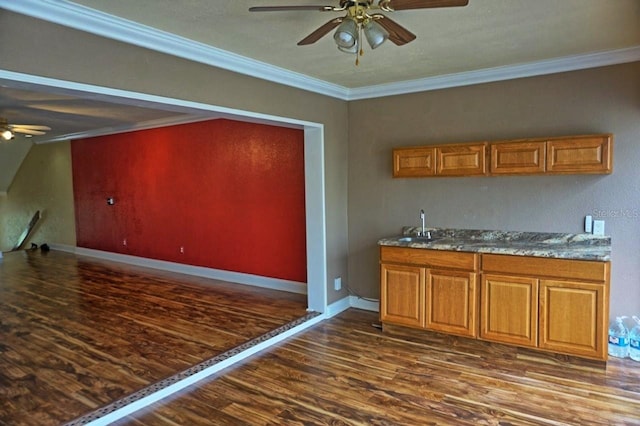 bar with ceiling fan, crown molding, and dark hardwood / wood-style floors