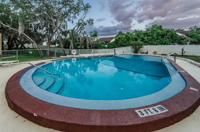 view of swimming pool