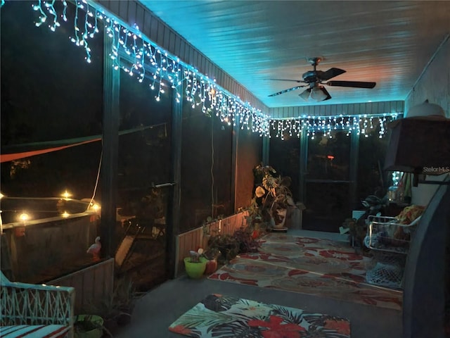 view of terrace featuring ceiling fan