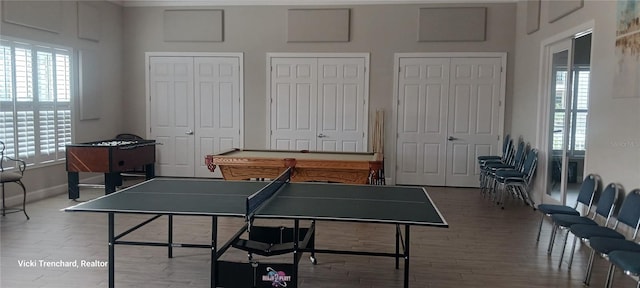 playroom with hardwood / wood-style flooring and billiards