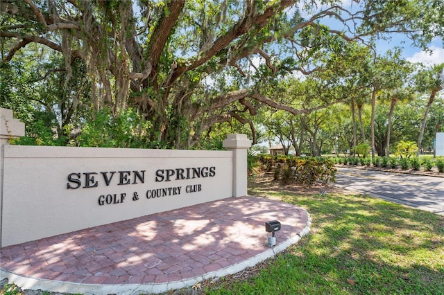 view of community / neighborhood sign