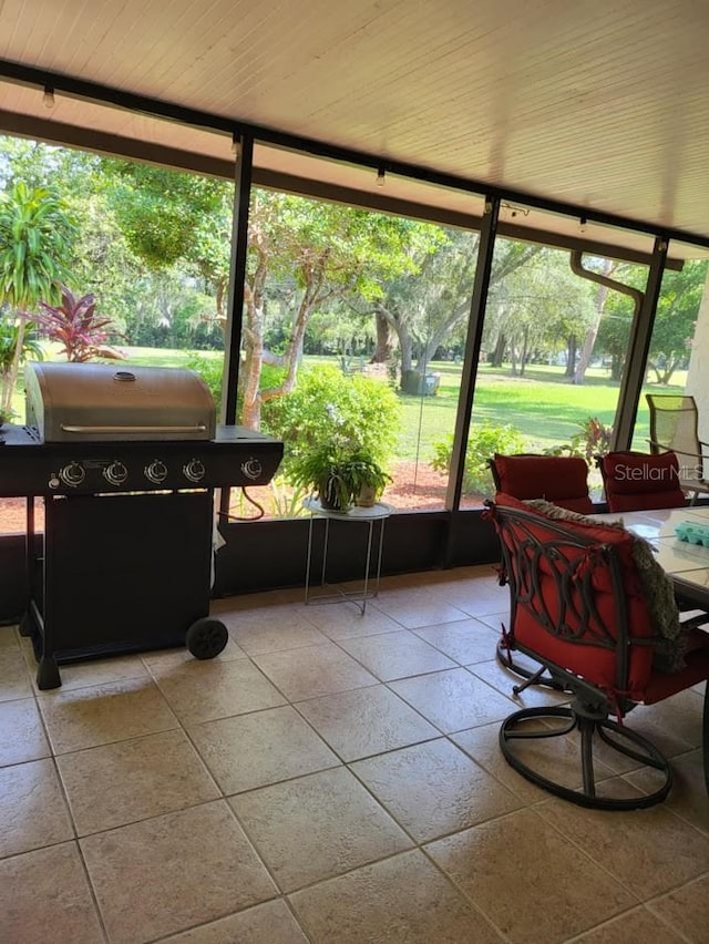 view of sunroom / solarium