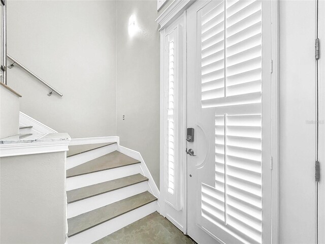 entryway featuring concrete flooring