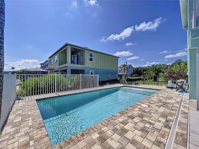 view of swimming pool