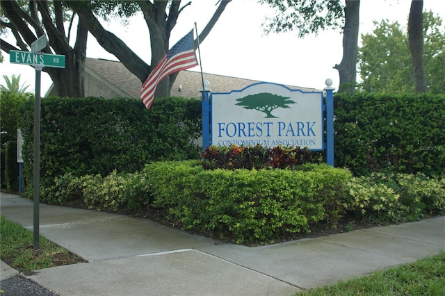 view of community / neighborhood sign