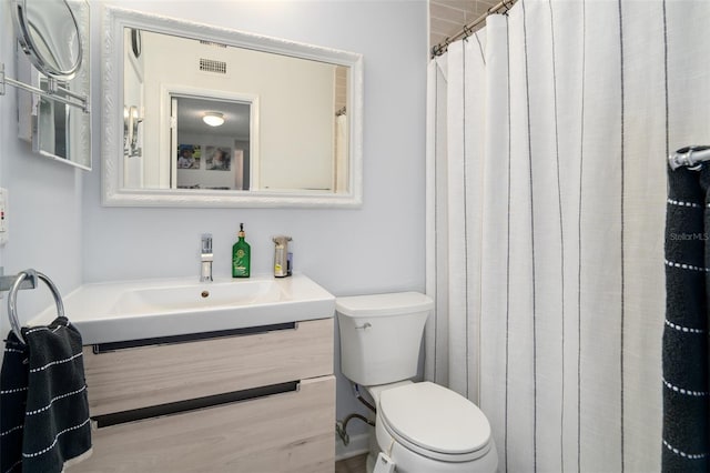 2207 Belleair Rd Unit A32, Clearwater, FL 33764 - full bath with toilet and vanity