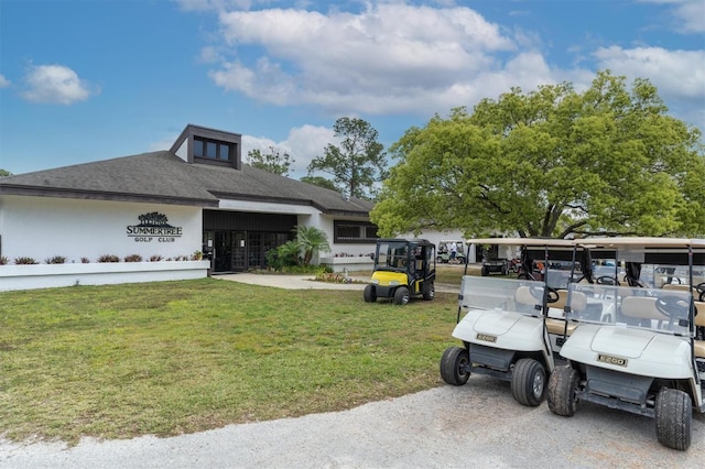 view of front of property with a front yard