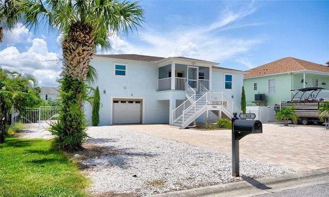 view of front facade featuring a garage