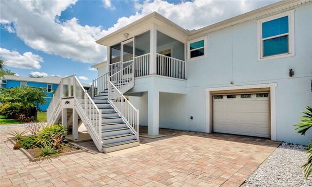 view of front facade with a garage