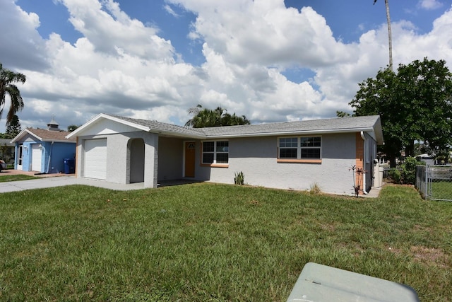 single story home with a front yard