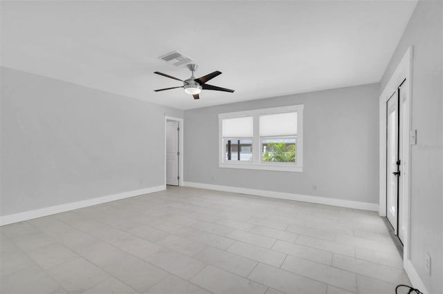 empty room with ceiling fan